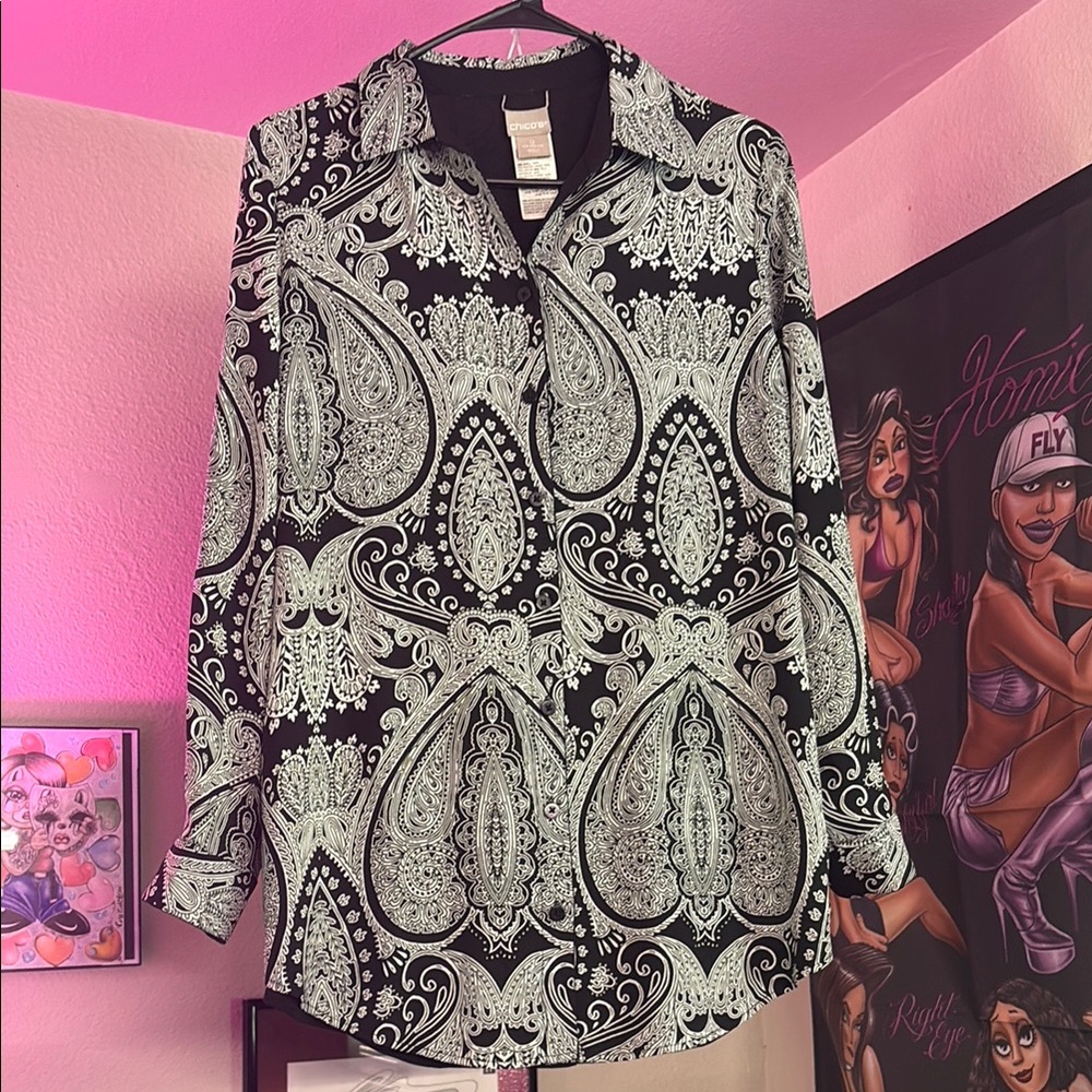 Chico's Black and White Long Sleeve Bandana Button Down Shirt🖤🤍
